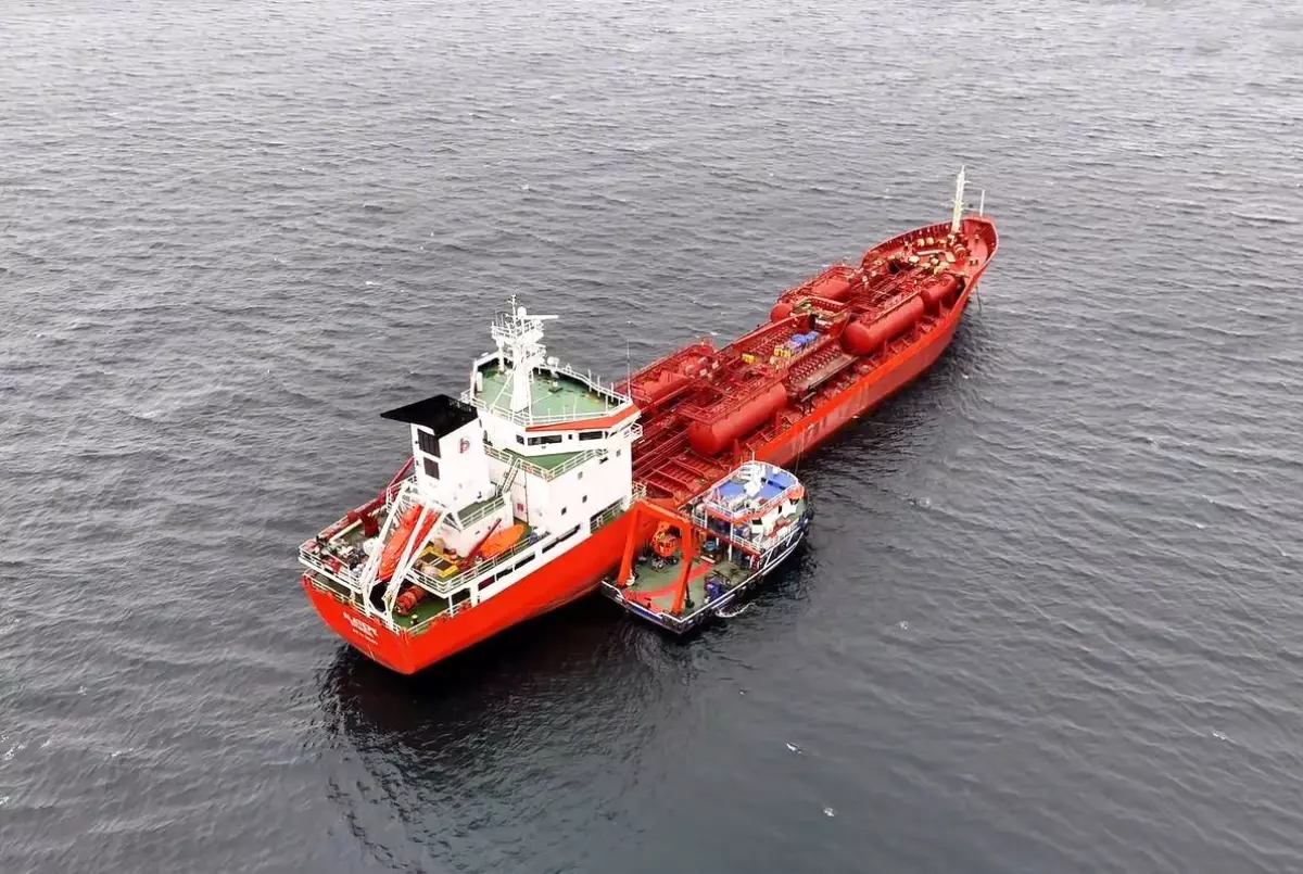 Küçükçekmece'de Alatepe Tankeri için kurtarma çalışmaları başladı