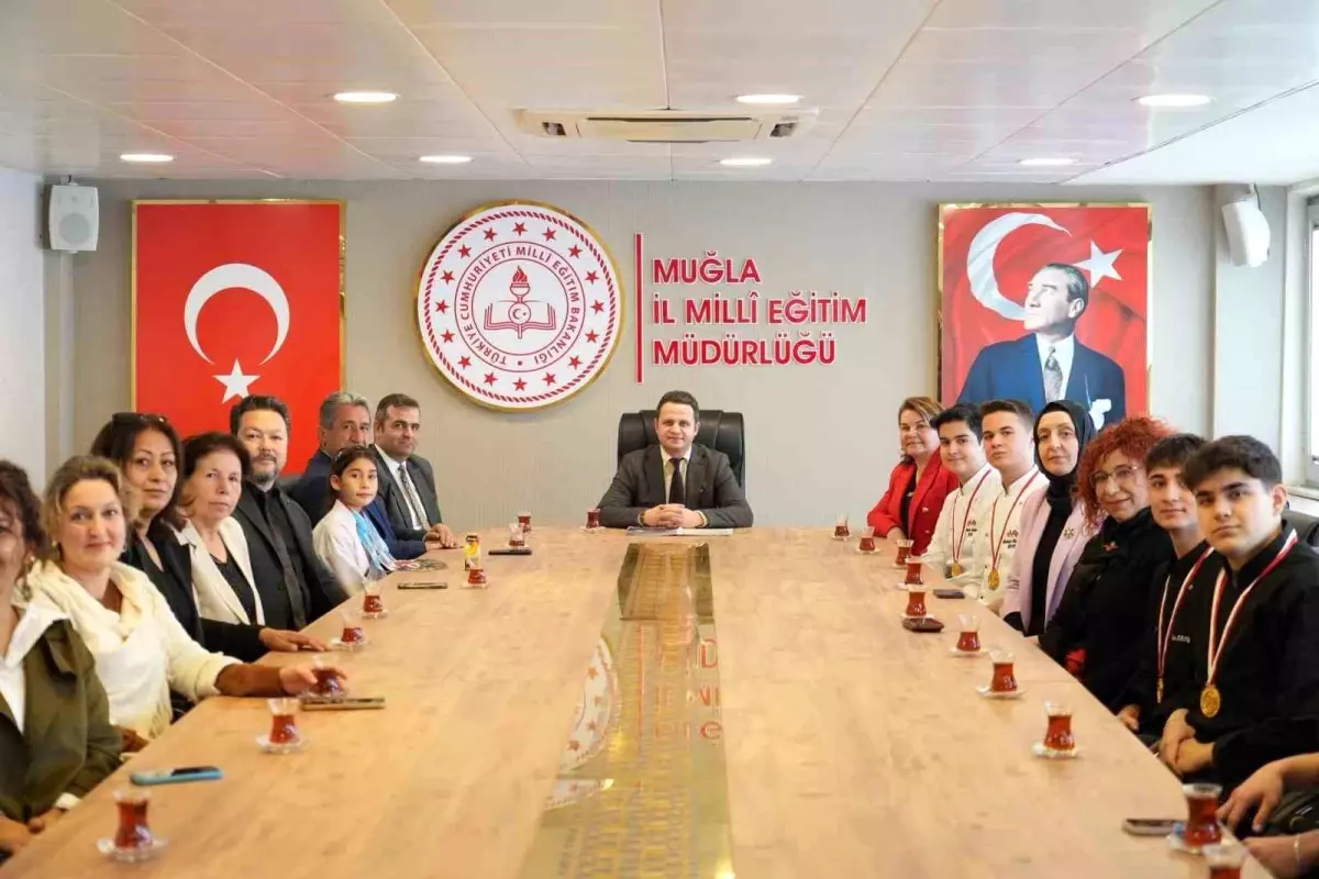Muğla'nın altın madalyalı öğrencilerinin başarıları kutlandı