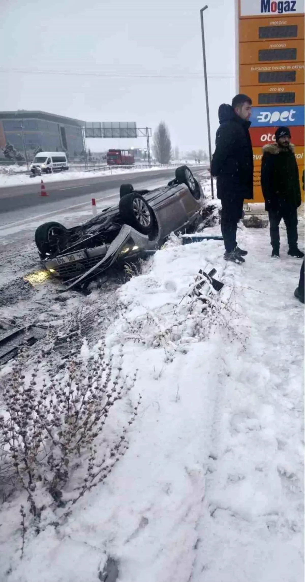 Nevşehir'de kontrolden çıkan otomobil takla attı: Kaza anı kamerada