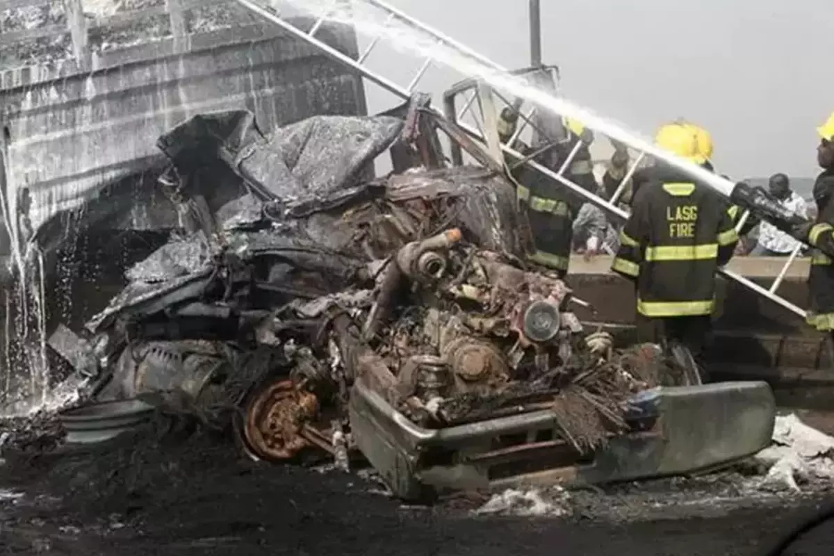 Nijerya'da trafik kazası: 18 ölü