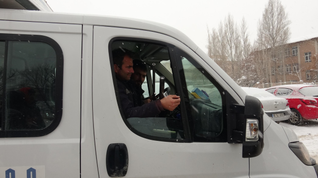 هاجم كلب الذئب الذي دخل ساحة المدرسة الطلاب؛ 3 مصابين