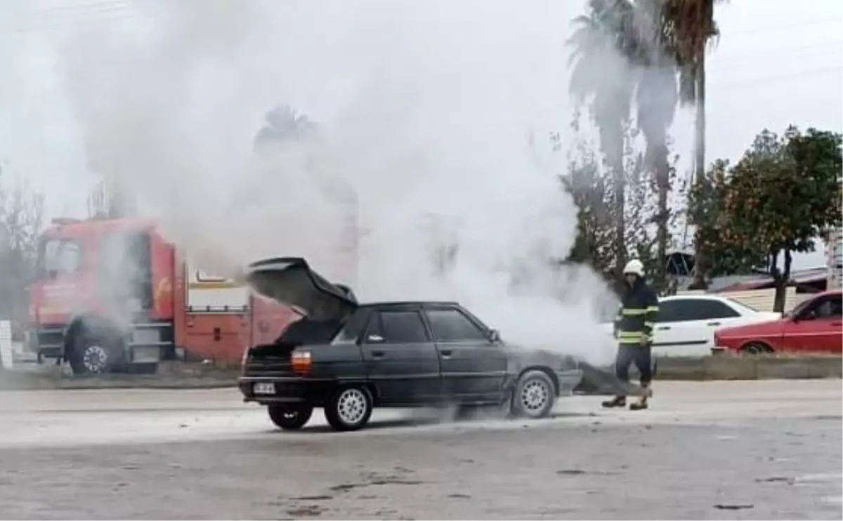 Park halindeki otomobilde yangın çıktı