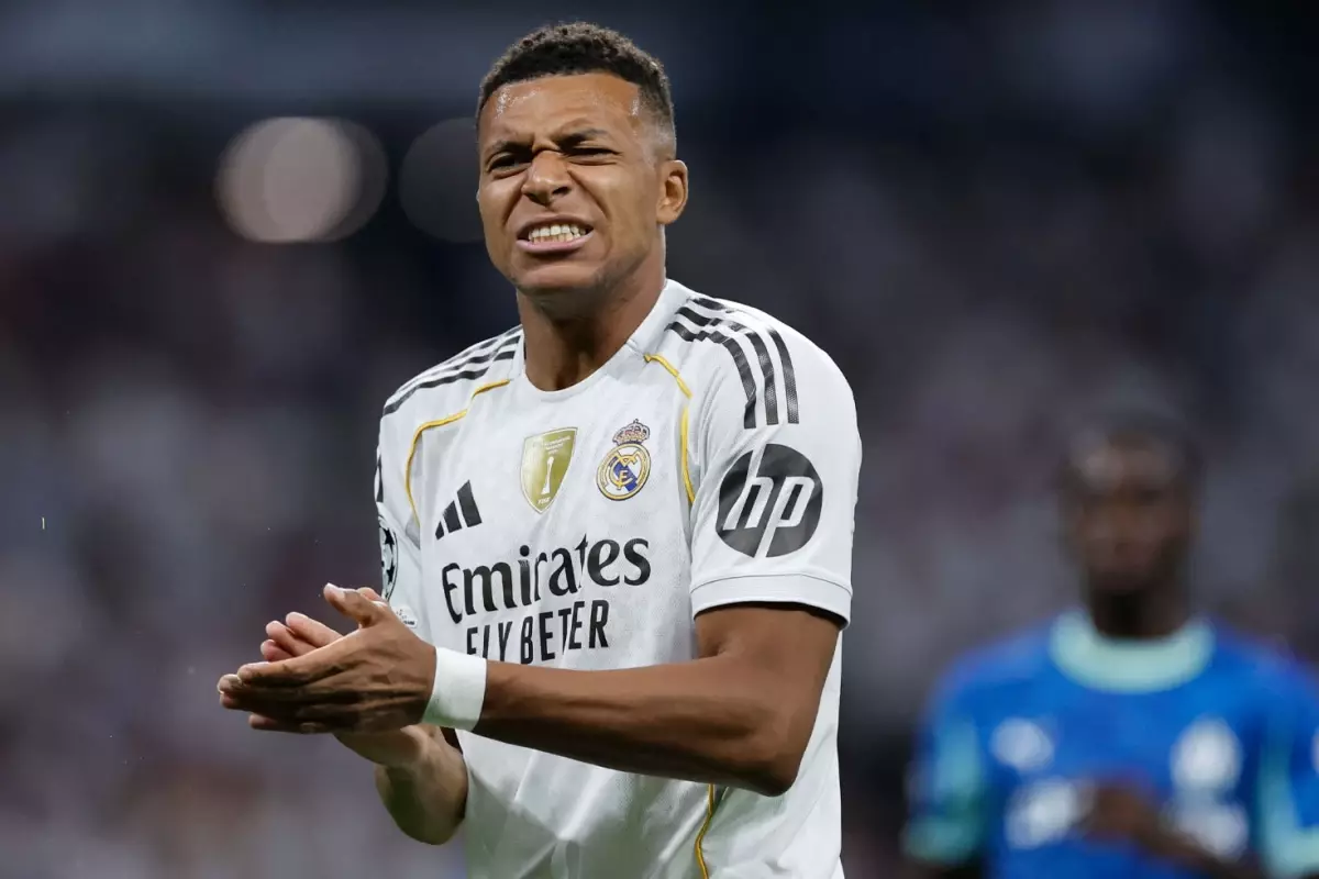 Real Madrid'e Mbappe'den kötü haber: Haftalarca forma giyemeyecek