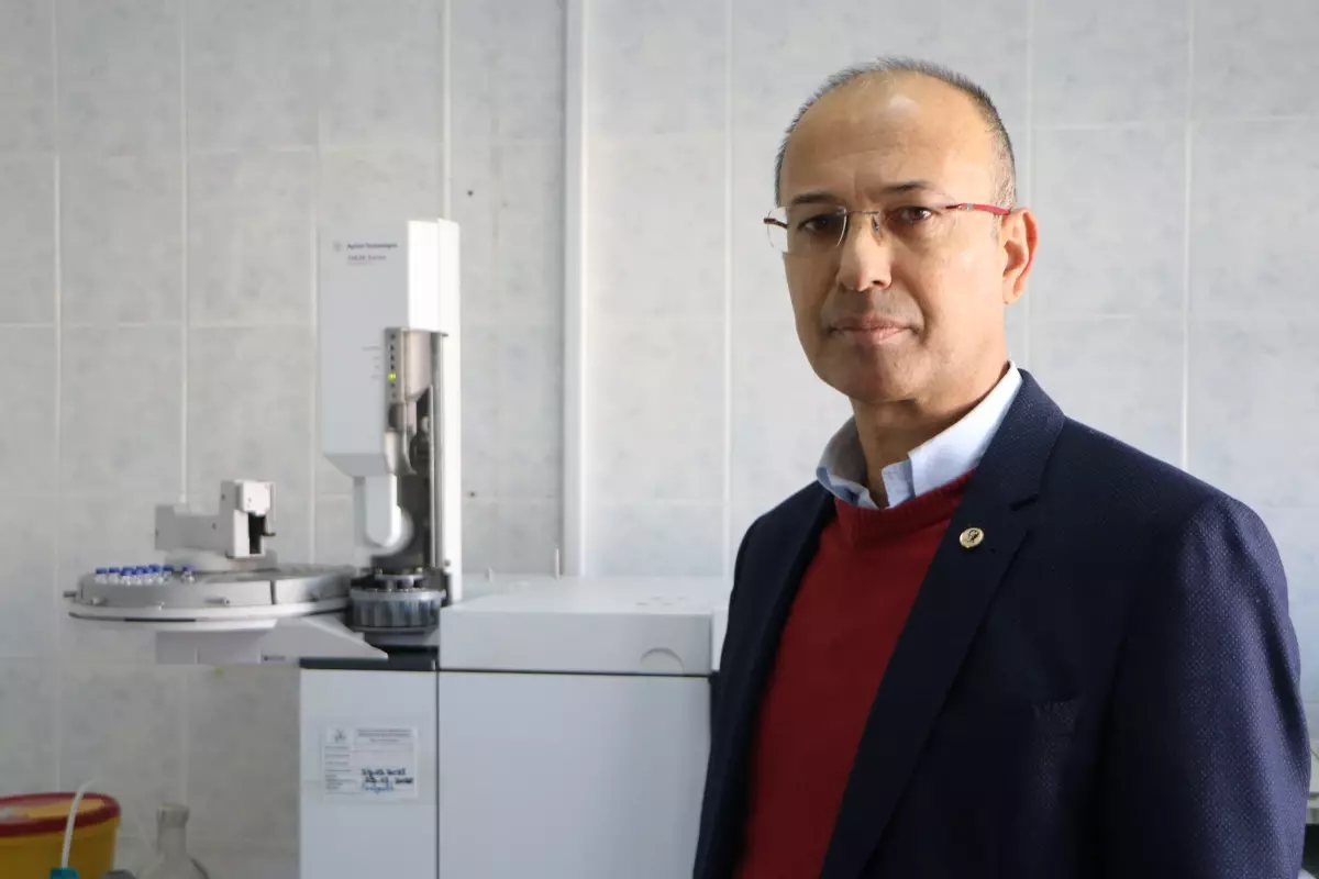 'Sahte içkiyi ayırt etmek için sanal medyada yapılan mavi ışık deneylerine kanmayın'