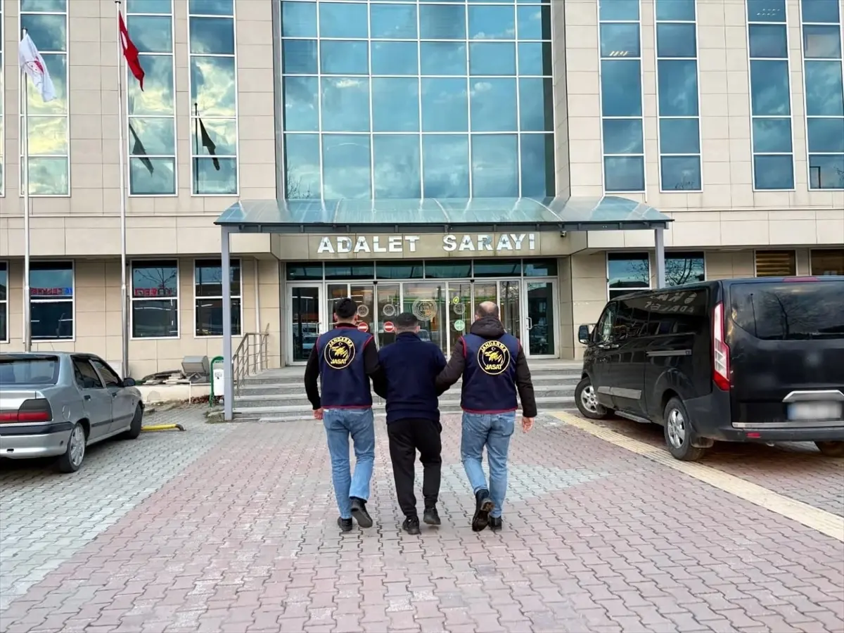 Sakarya'da 52 yıl kesinleşmiş hapis cezası bulunan hükümlü yakalandı