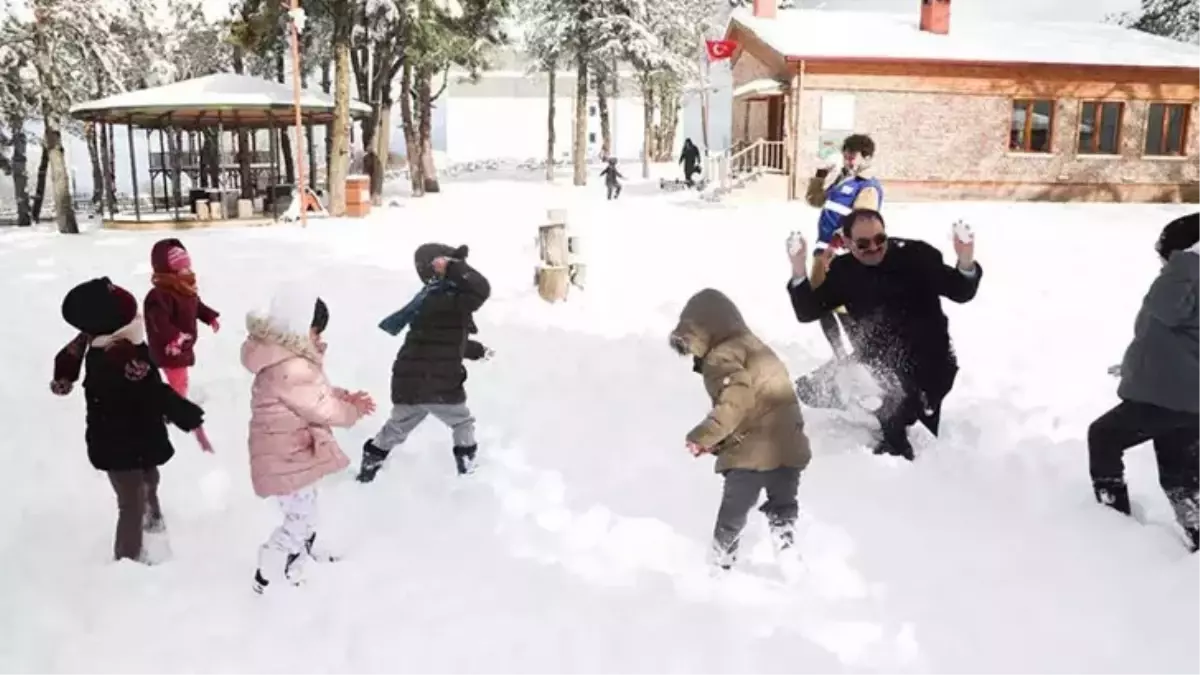 Samsun'da Kar Yağışı Nedeniyle Eğitime Ara