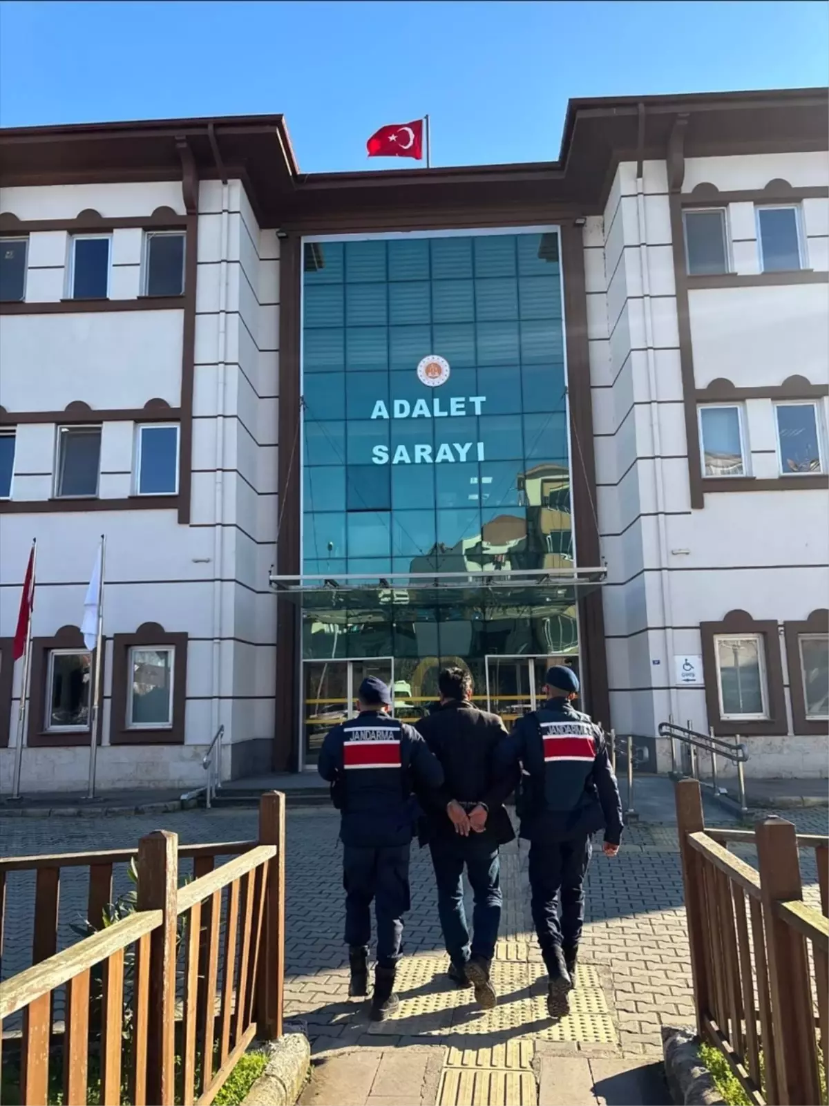 Samsun'da kasten öldürme suçundan aranan firari hükümlü yakalandı