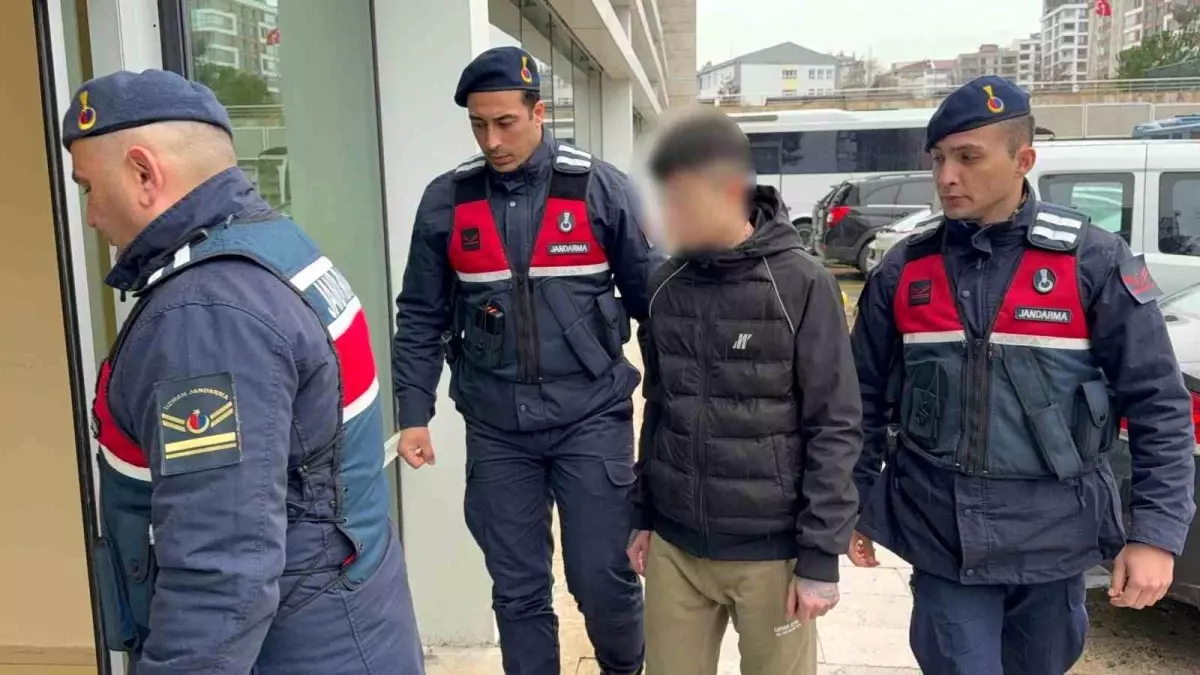 Samsun'da uyuşturucu hapla yakalanan 17 yaşındaki çocuk tutuklandı