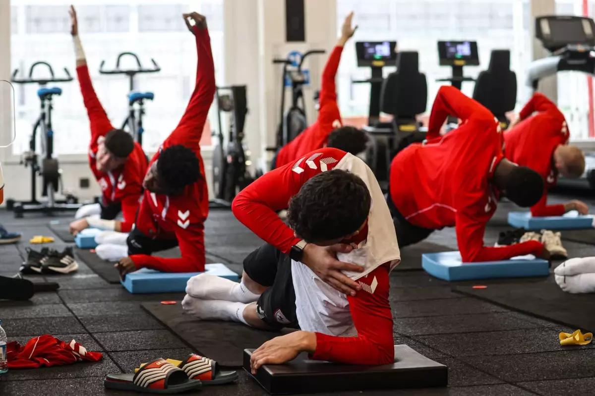 Samsunspor, Süper Kupa yarı finali için hazırlıklara başladı