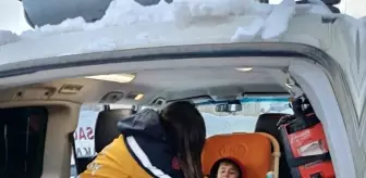 Siirt'te kar nedeniyle yolu kapanan 2 köydeki hasta ekiplerce hastaneye ulaştırıldı