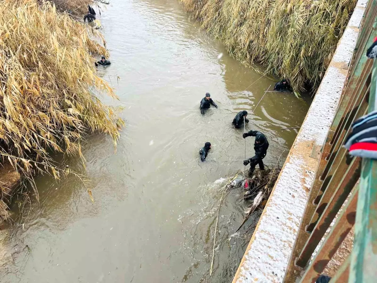 Sulama kanalında kaybolan sürücüyü arama çalışmaları sürüyor