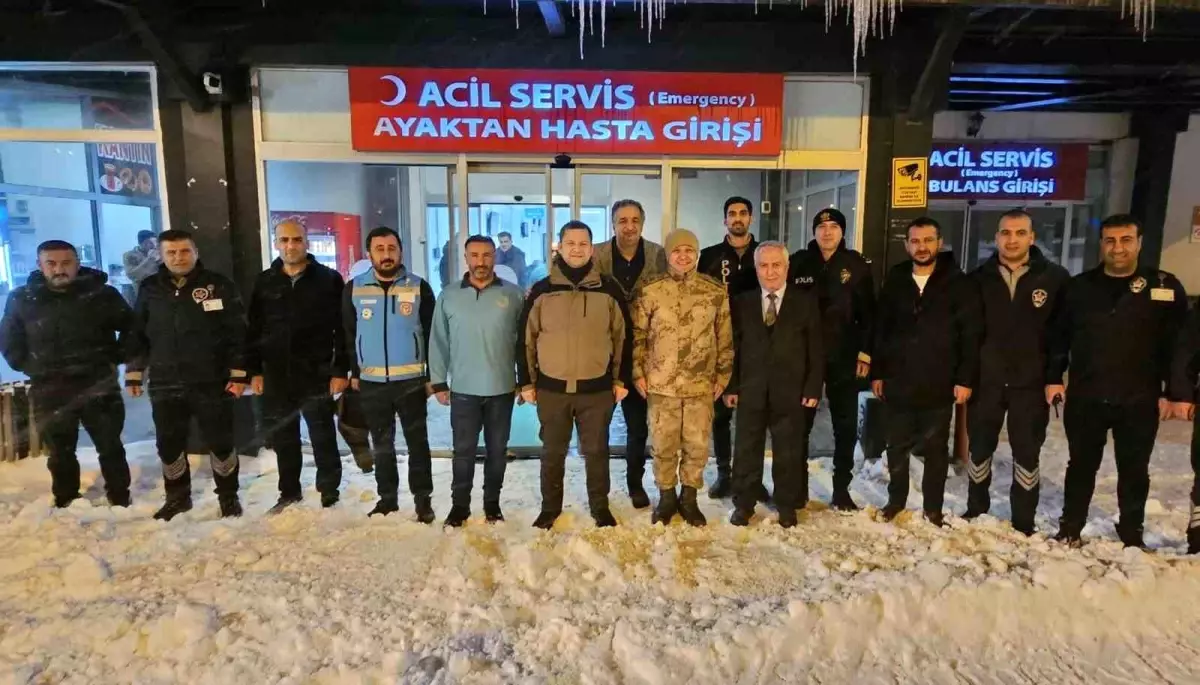 Tatvan Kaymakamı Demirer'den yeni yıl ziyaretleri