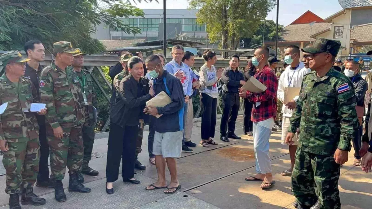 Tayland, ateşkes kapsamında 18 Kamboçyalı askeri serbest bıraktı