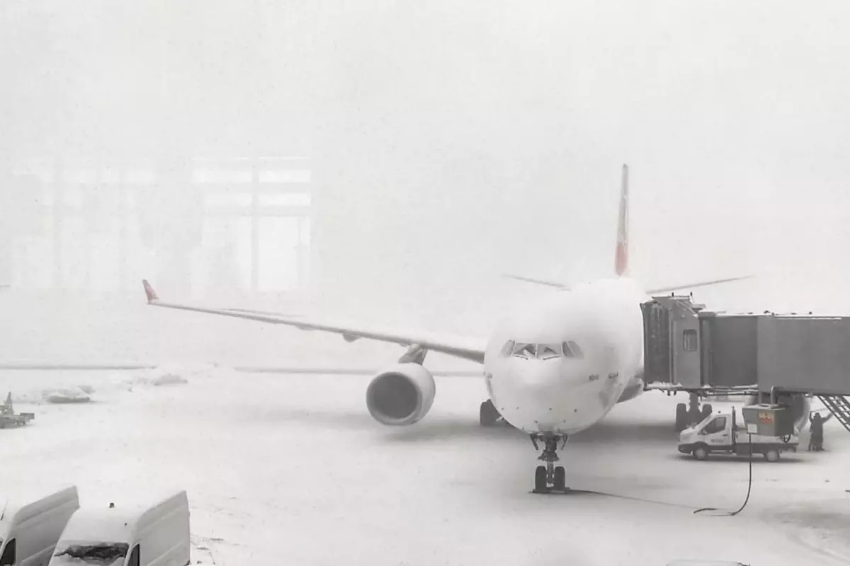 Uçuşlara hava engeli! Çok sayıda sefer iptal edildi