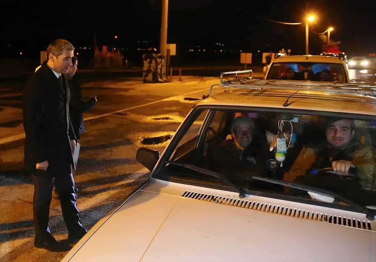 Uşak Valisi Aktaş, yeni yıl öncesinde kentteki denetimleri inceledi