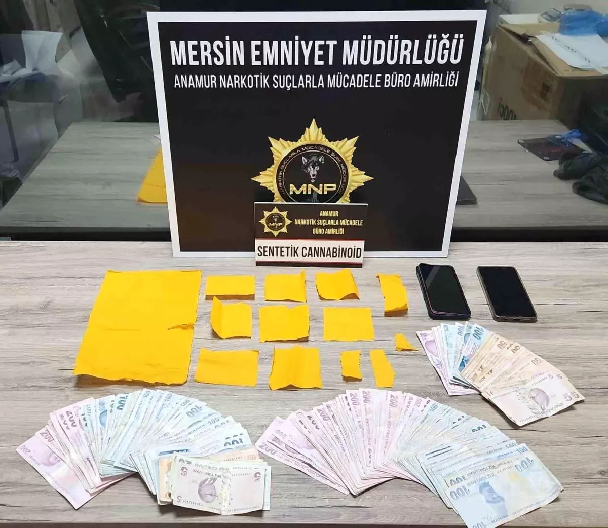 Uyuşturucuyu emdirilen kâğıtlarda satan şüpheli yakalanıp tutuklandı