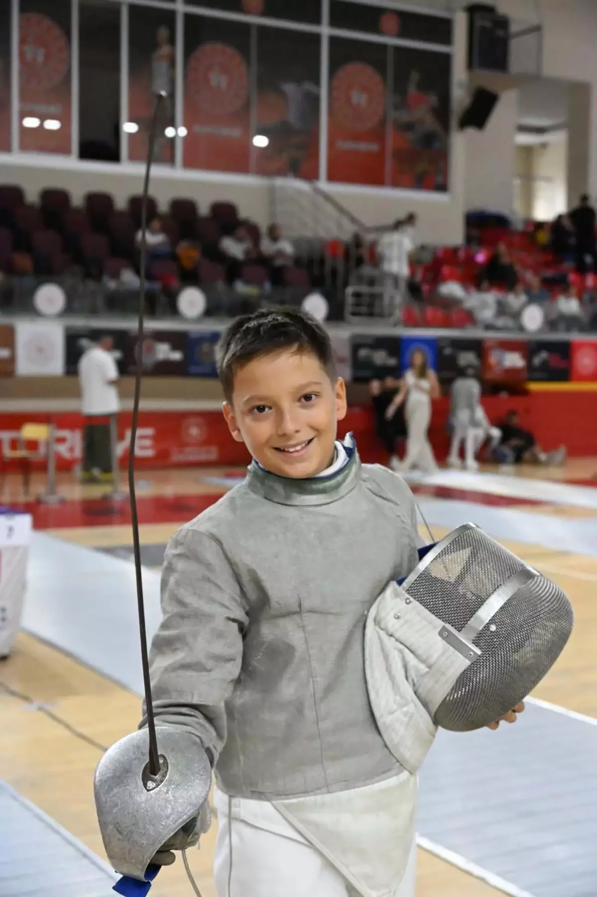 Demir Çırpan eskrimde parlıyor