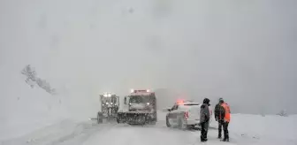 Gümüşhane Valisi Baruş, karla mücadele çalışmalarını denetledi