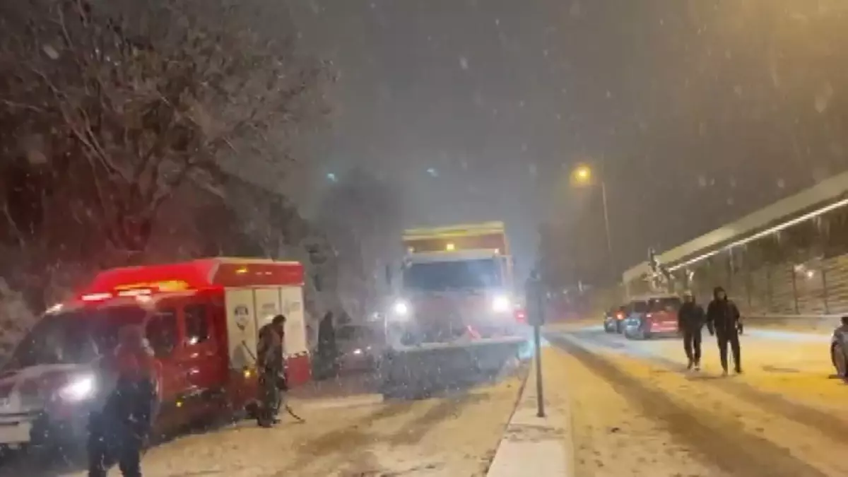 İstanbul yeni yıla kar yağışı ile girdi