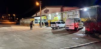 Kırıkkale'de çıkan kavgada bir kişi, tabancayla kazara kendini ve yeğenini yaraladı