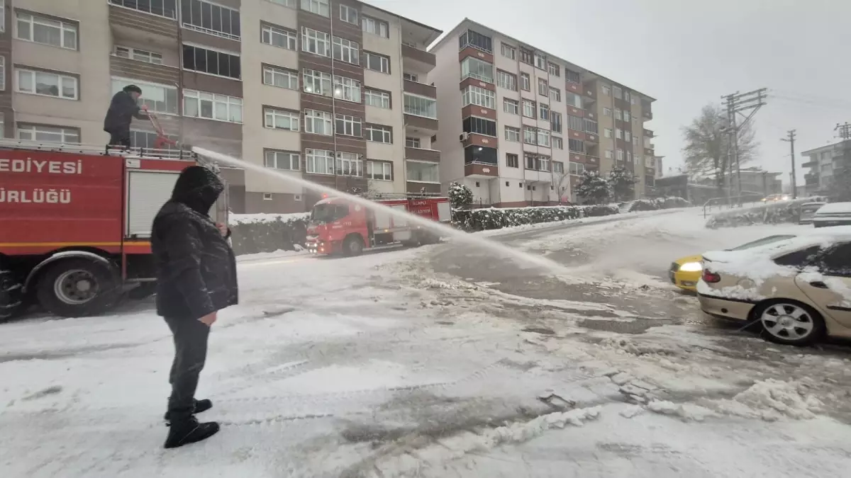 Zonguldak yeni yıla karla başladı