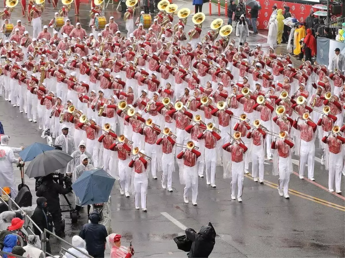 Albüm: ABD'nin Pasadena Kentinde Düzenlenen 137. Gül Geçit Töreni Renkli Görüntülere Sahne Oldu