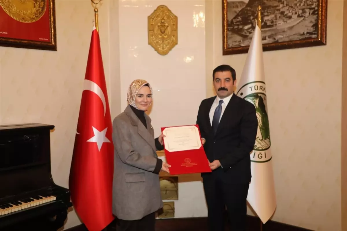 Bakan Göktaş'tan, Kars'ta "Huzurlu Aile Huzurlu Toplum Projesi"ni yapan kaymakama teşekkür belgesi