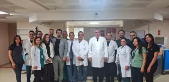 Bakan Memişoğlu, yeni yılın ilk mesai gününde sağlık çalışanlarıyla bir araya geldi