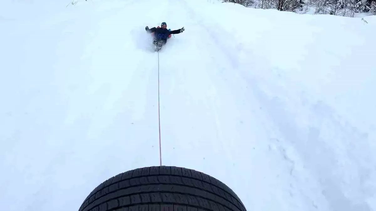 Bu da Rizeli gençlerin kar eğlencesi