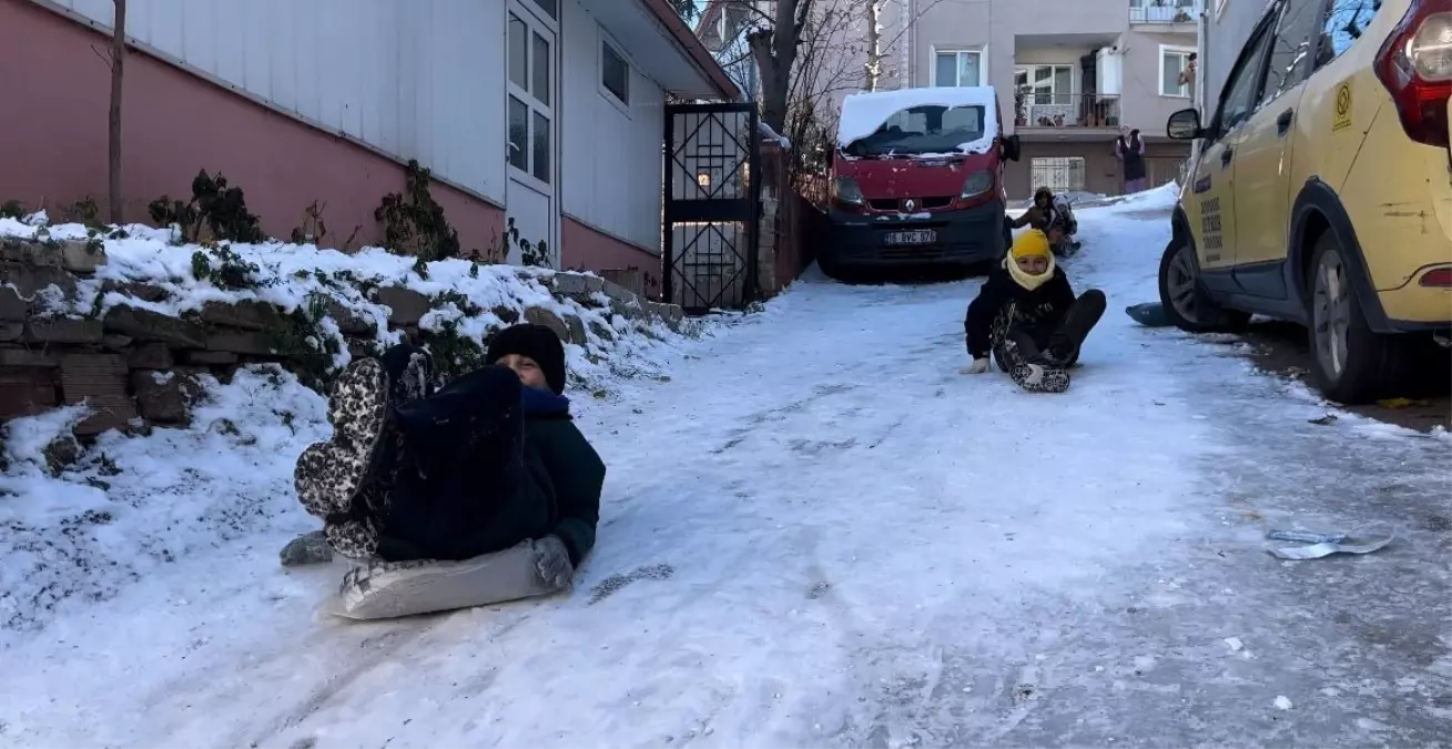 Bursa'da Kar Tatili Çocukları Sevindirdi