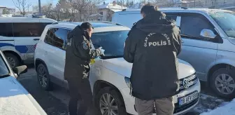 Çorum'da avukata ait cipin camına yorgun mermi isabet etti