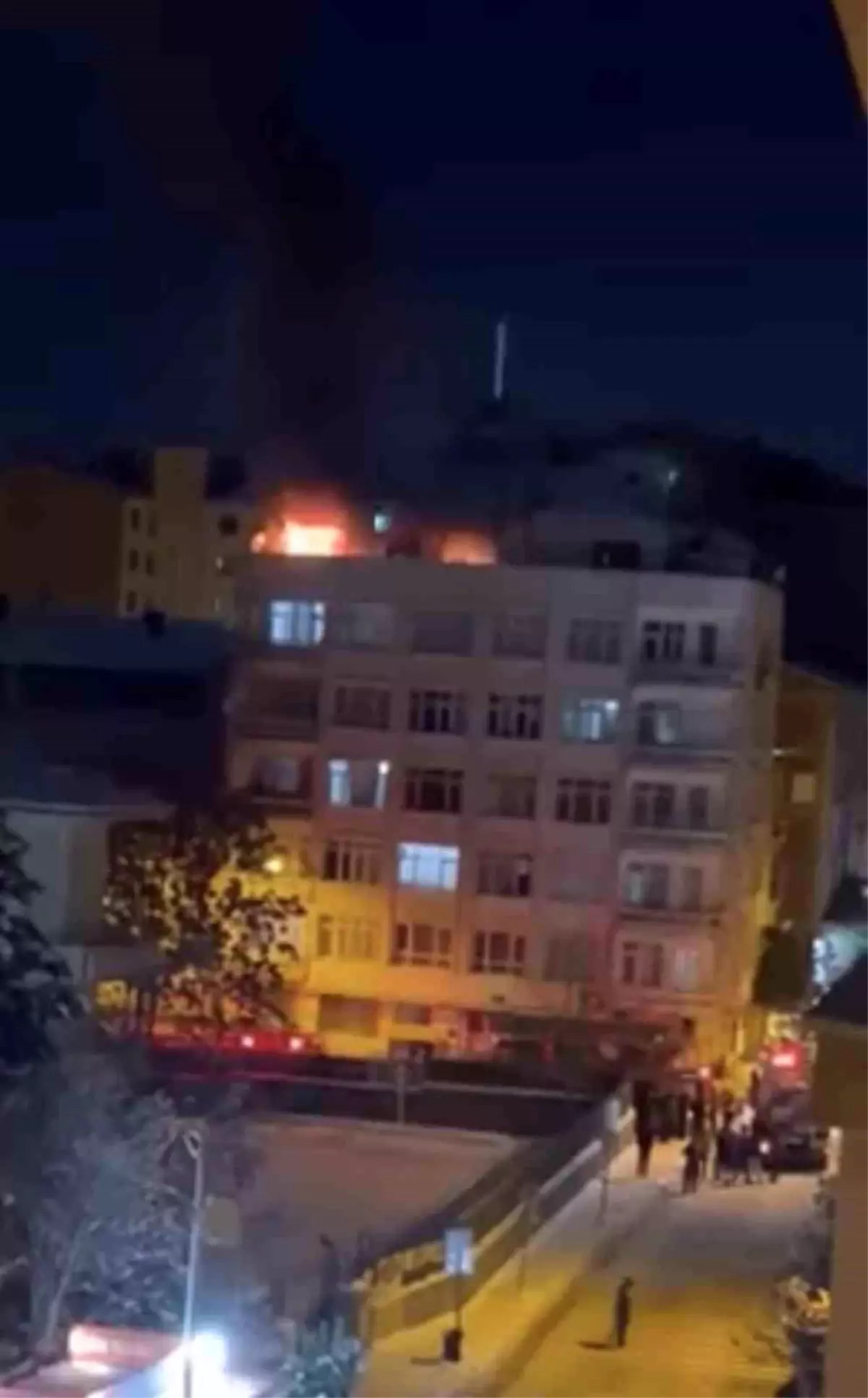 Elazığ'da teras katında yangın