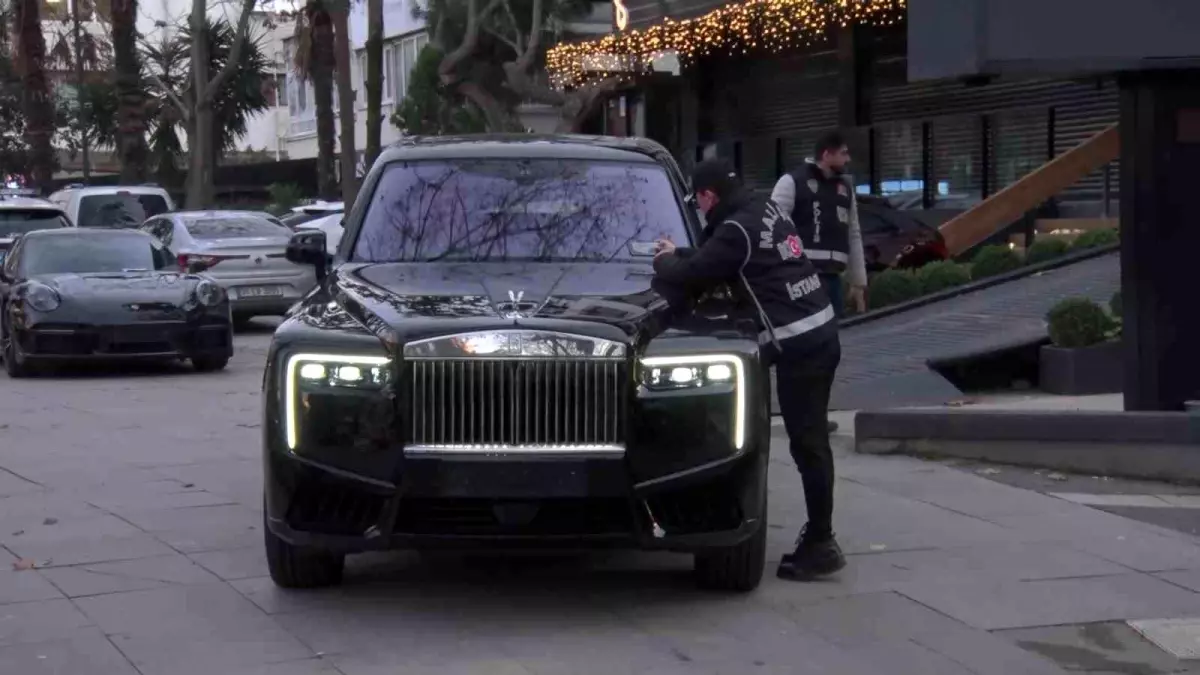 Kadıköy'de vurgun iddiasıyla gündeme gelen galeriye operasyon