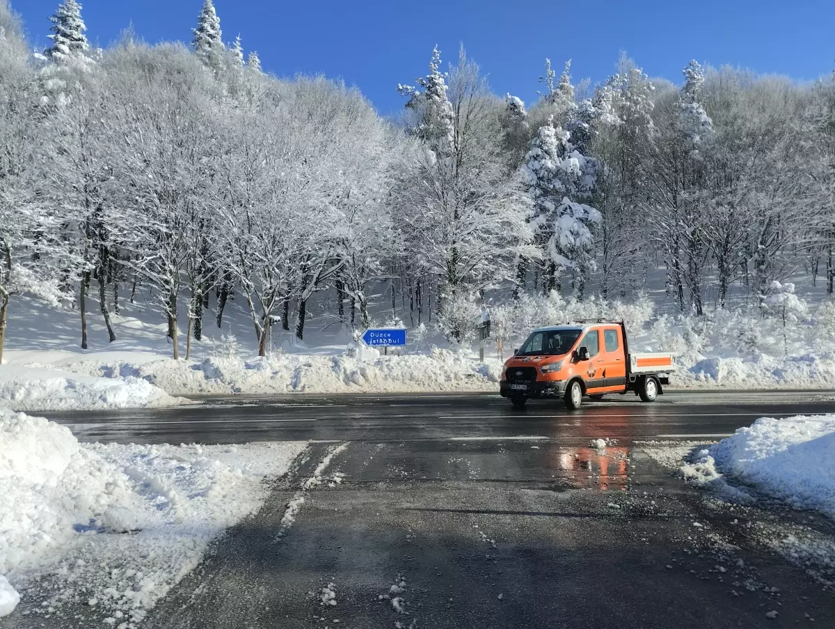Bolu Dağı'nda Kar Temizleme ve Tuzlama Çalışmaları Tamamlandı
