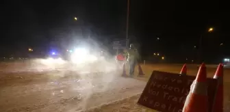 Kars'ta kar ve tipi nedeniyle bazı yollar tüm araç trafiğine kapatıldı