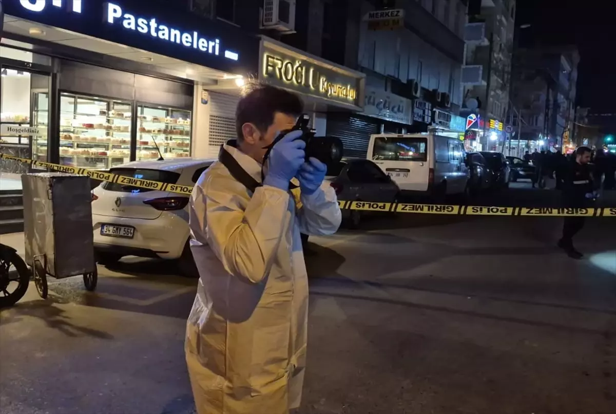 Küçükçekmece'de silahlı saldırıda 3 kişi yaralandı