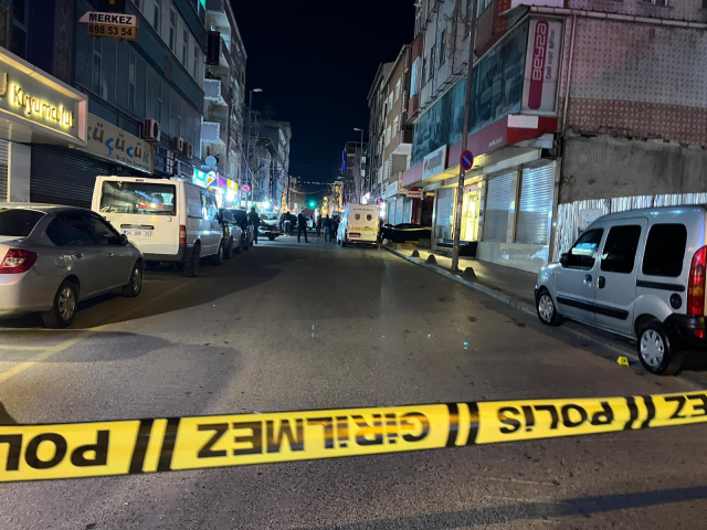 kucukcekmece deki silahli saldirida 2 kisi 19420501 90 m