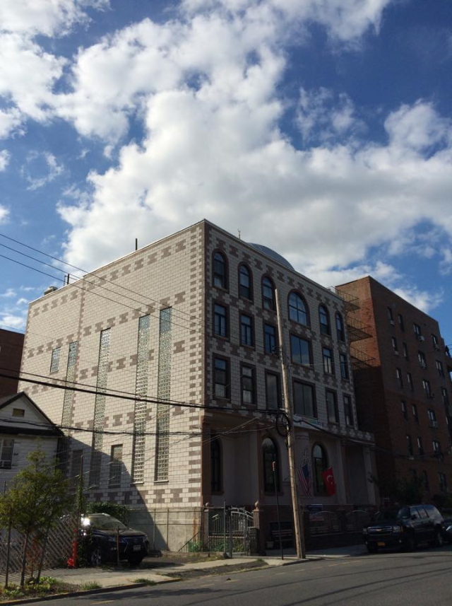 Emotional sharing from the Turkish doctor who heard the call to prayer in New York