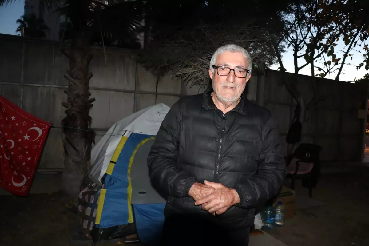 Parkta, çadırda yaşam mücadelesi