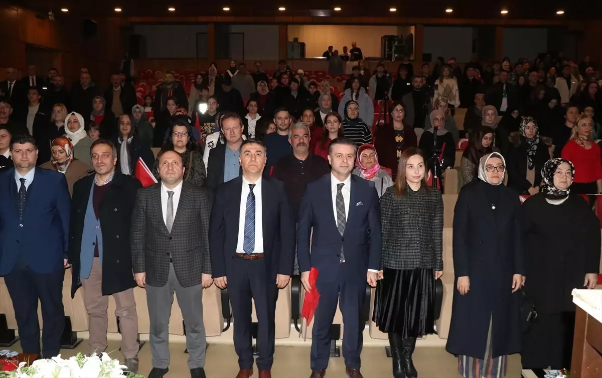 Rize'de "Kim Var" sanat etkinliği düzenlendi