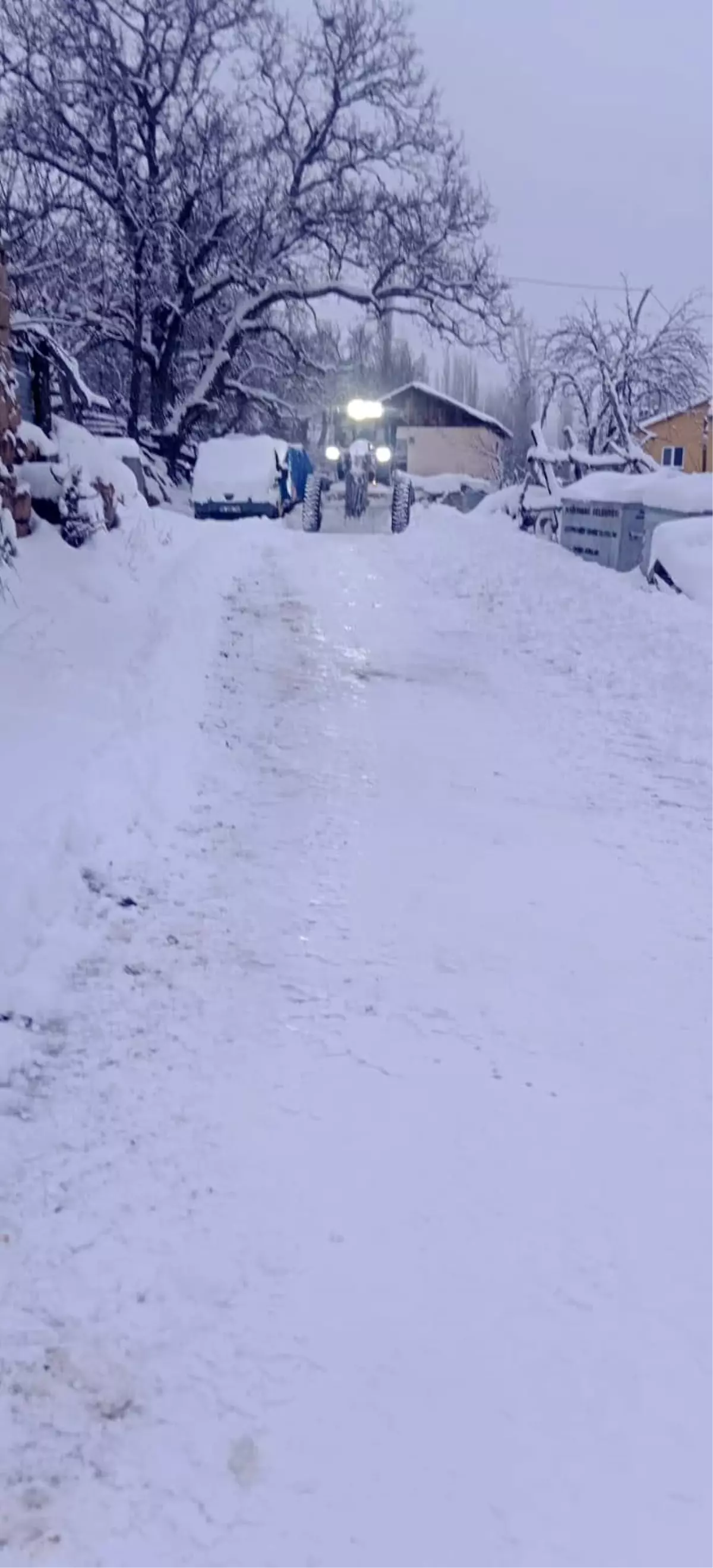 Sivas'ta 850'e yakın köy yolu araç ulaşımına kapandı