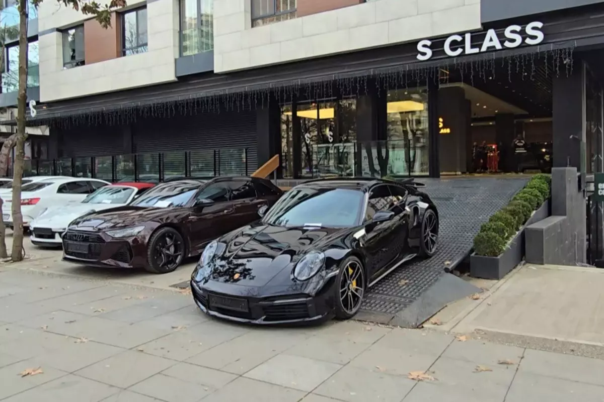 Türkiye'nin en lüks araçlarının olduğu galeriye operasyon