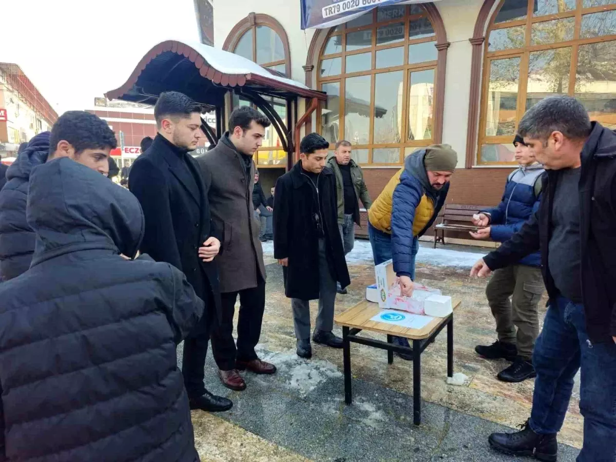 Ülkü Ocakları'ndan Şehitler İçin Lokum İkramı