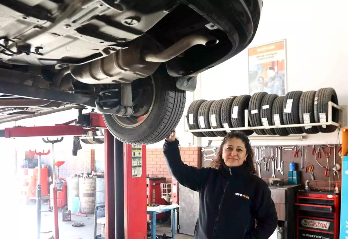 Aydın yıllar sonra buz tuttu, oto lastikçileri ek mesai yaptı