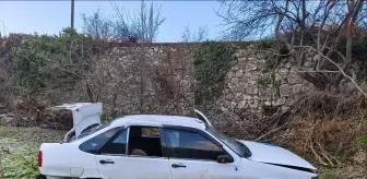 Bilecik'te tarlaya devrilen otomobildeki 3 kişi yaralandı