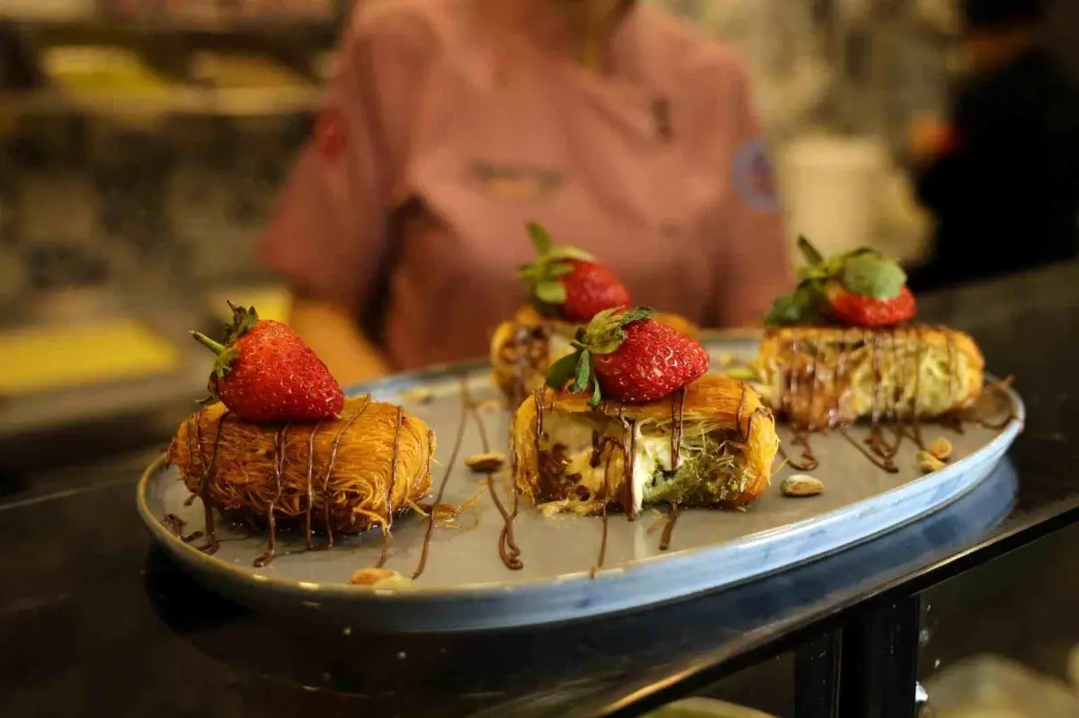 Bu da 'Çikolatalı Kaymaklı Kadayıf Sarma'