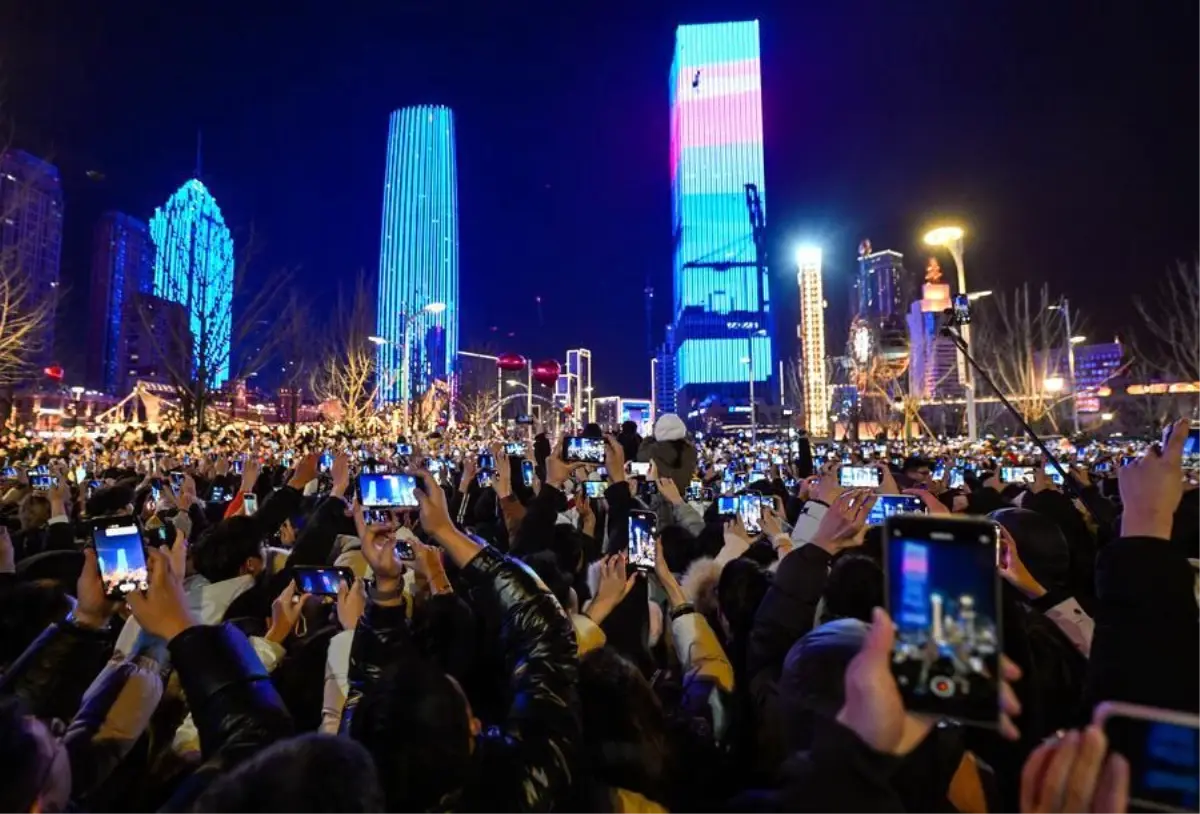 Çin'de Yeni Yıl Tatilinin İlk Gününde Bölgeler Arası Seyahatlerde Yüzde 20 Artış Yaşandı