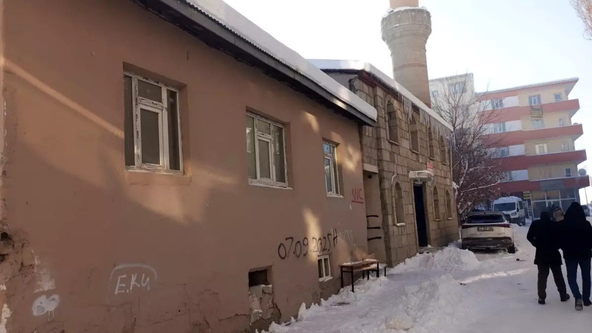 Diyadin merkez camii abdesthanesi bakımsızlığı ile tepki çekiyor