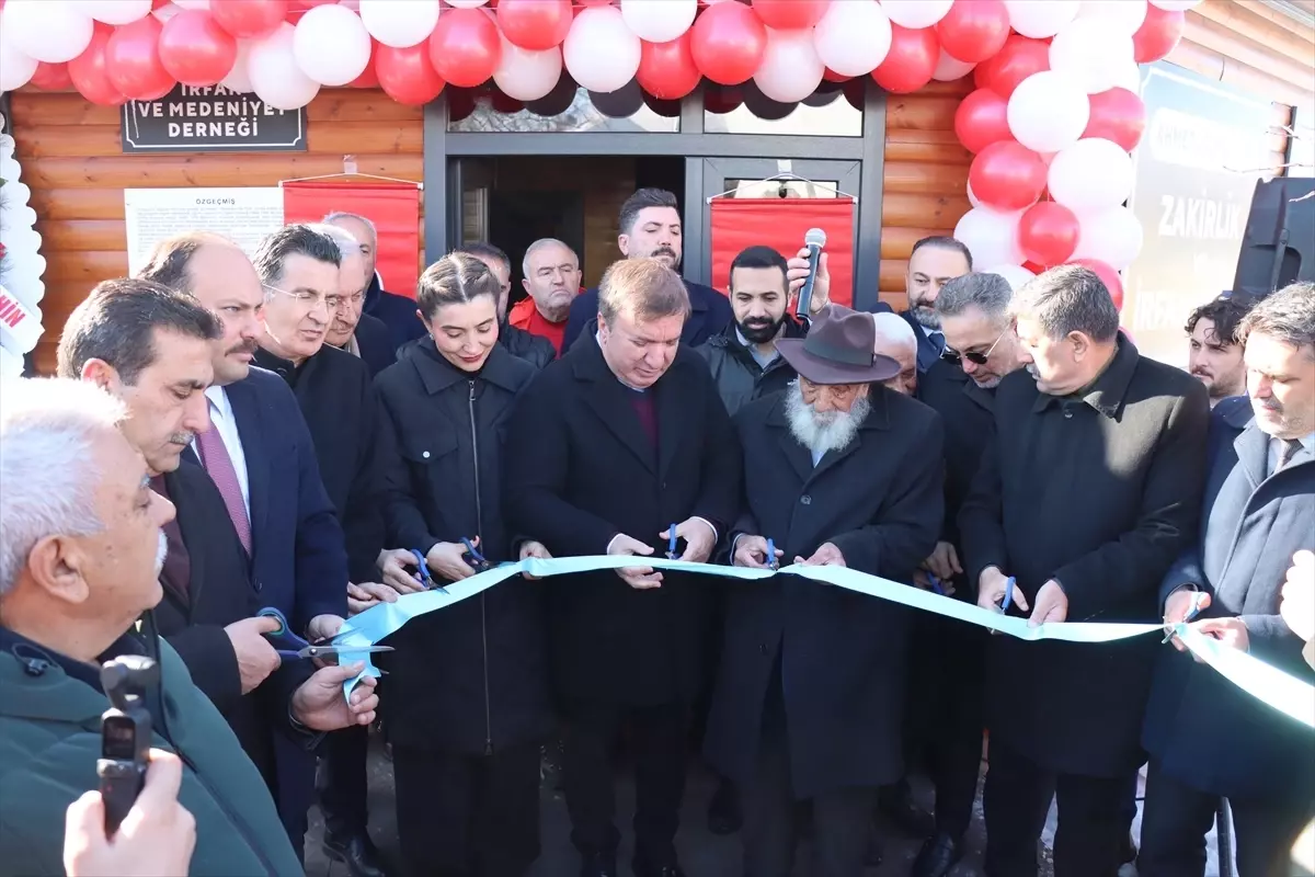 Erzincan'da Cumhurbaşkanı Erdoğan'ın talimatıyla "Ahmet Uğurlu Dede Zakirlik ve İrfan Ocağı" açıldı