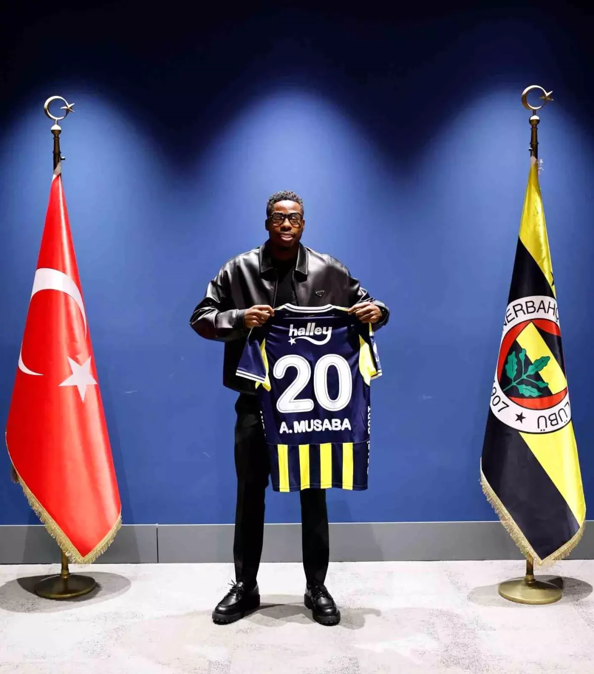 Fenerbahçe'nin 8. Hollandalı oyuncusu: Anthony Musaba